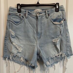 Abercrombie & Fitch Curve Love 4” Mom Shorts